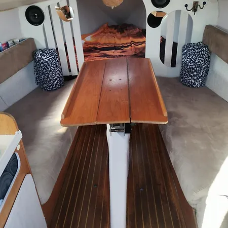 Voilier En Bord De 55€ Par Nuit Botel Marseillan (Herault)